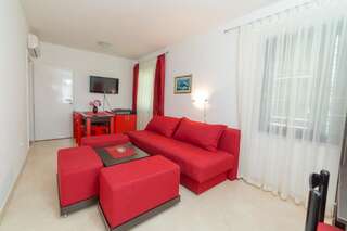 Проживание в семье Sofija Apartments Свети-Стефан Люкс, вид на море-9